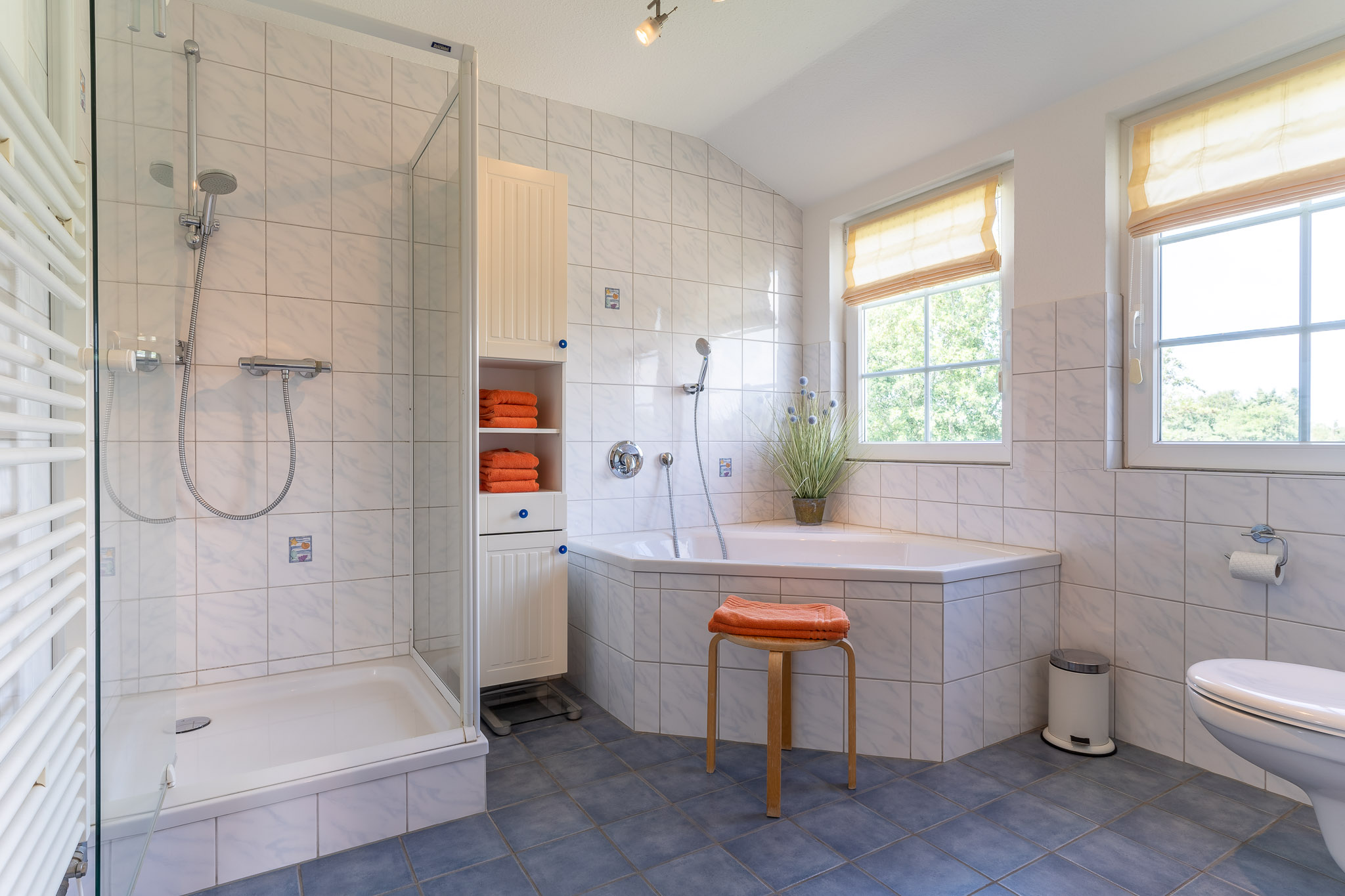 Ferienhaus Wildrose Badezimmer Obergeschoss