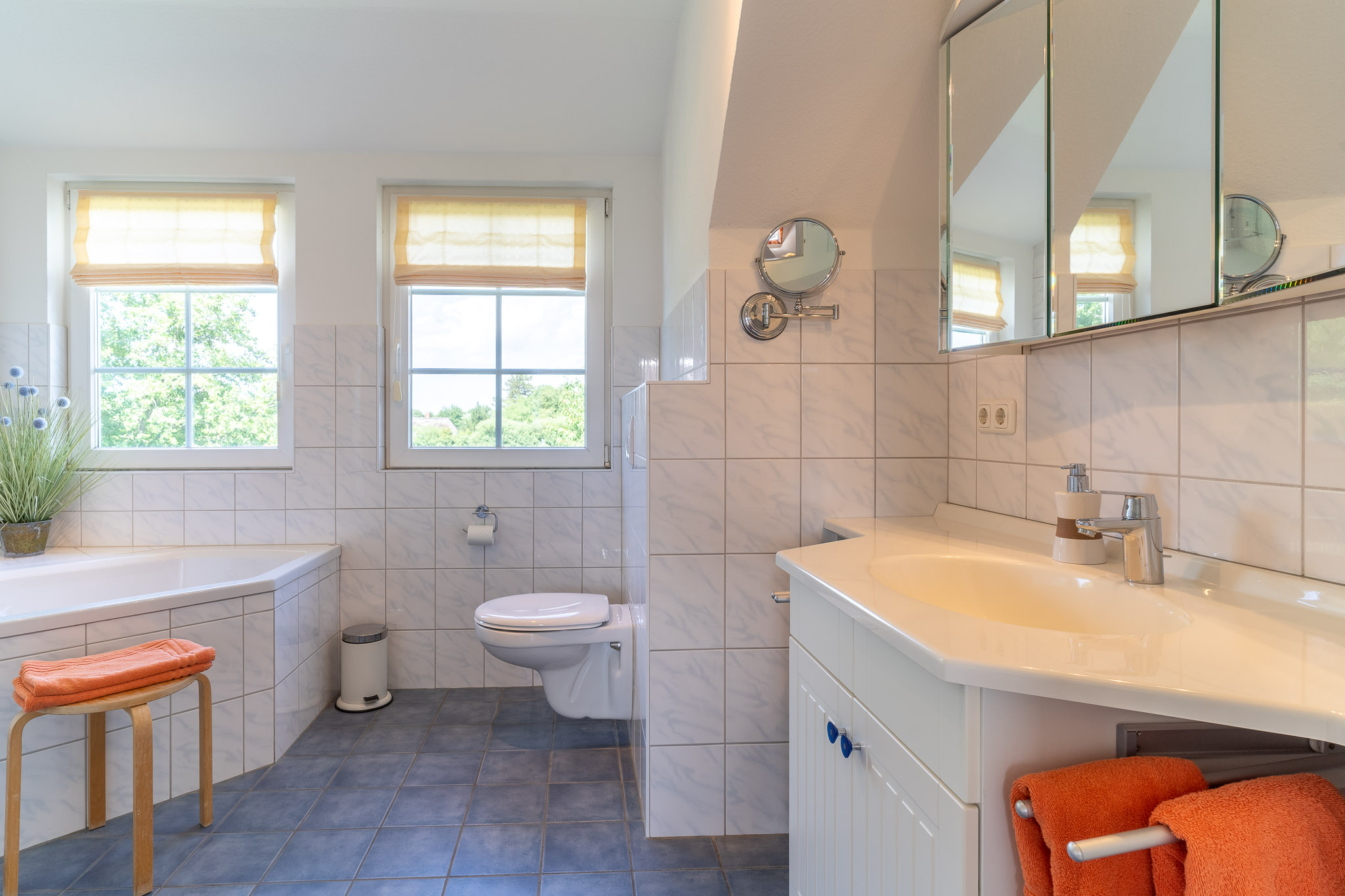 Ferienhaus Wildrose Badezimmer Obergeschoss
